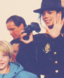 2595613_587544620_MJJUNDERGROND3_122_227lo.jpg